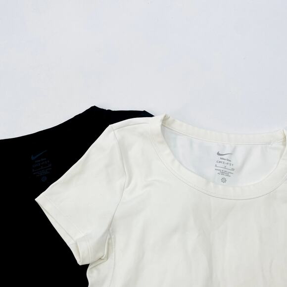 Nike bundle of 2 athletic tops - Picture 3 of 4